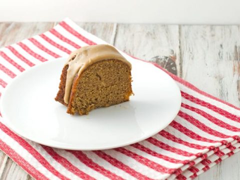 https://smartsavvyliving.com/wp-content/uploads/2016/02/Spice-cake-with-salted-caramel-frosting-recipe-plated-480x360.jpg