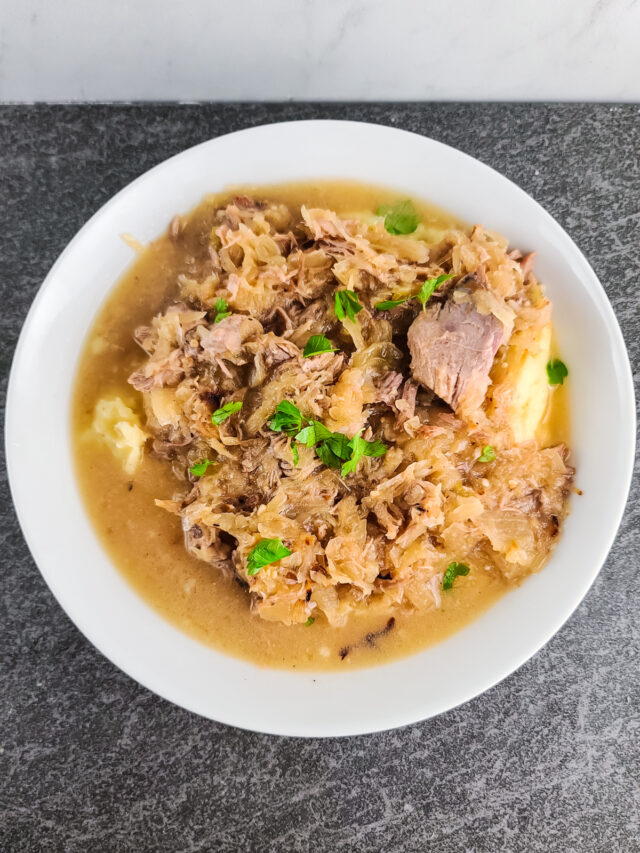 How to Make Pork and Sauerkraut on the Stovetop