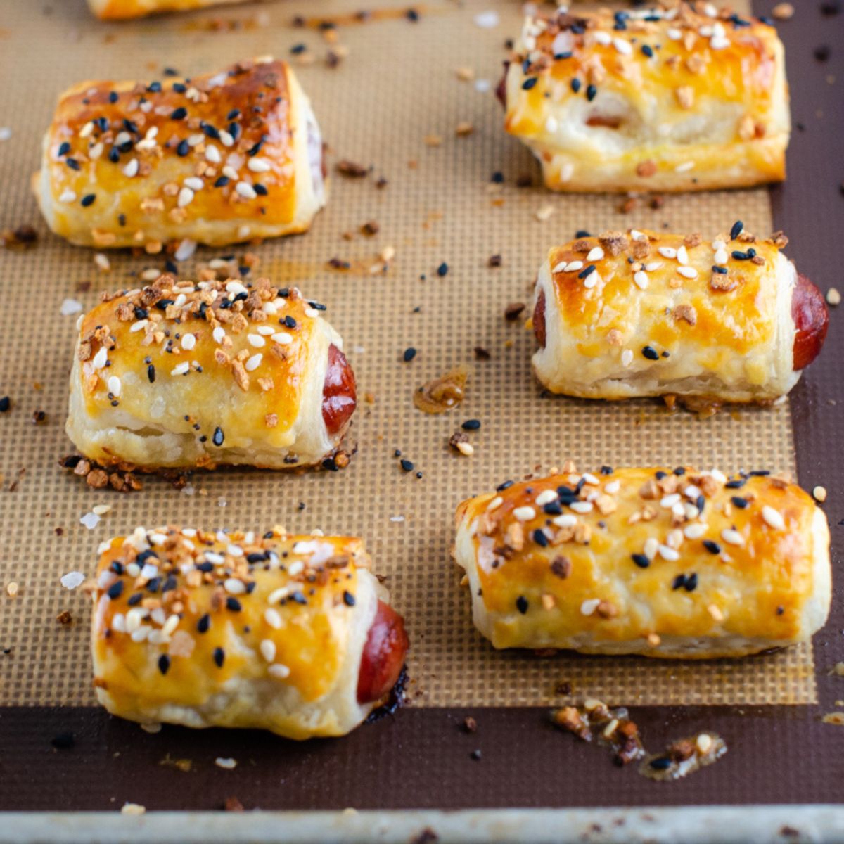 Everything Bagel Mini Pigs In A Blanket